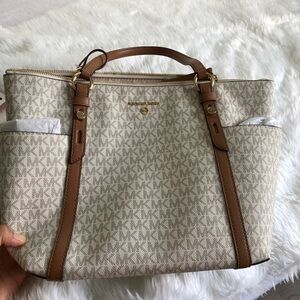 Michael Kors Cream and Tan Tote Bag purse authentic women’s accessories fashion
